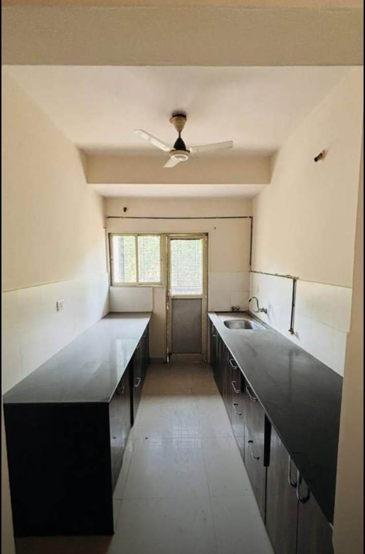 3BHK Flat For Sale In Best Society At Scheme No 140,Pipliyahana. 3
