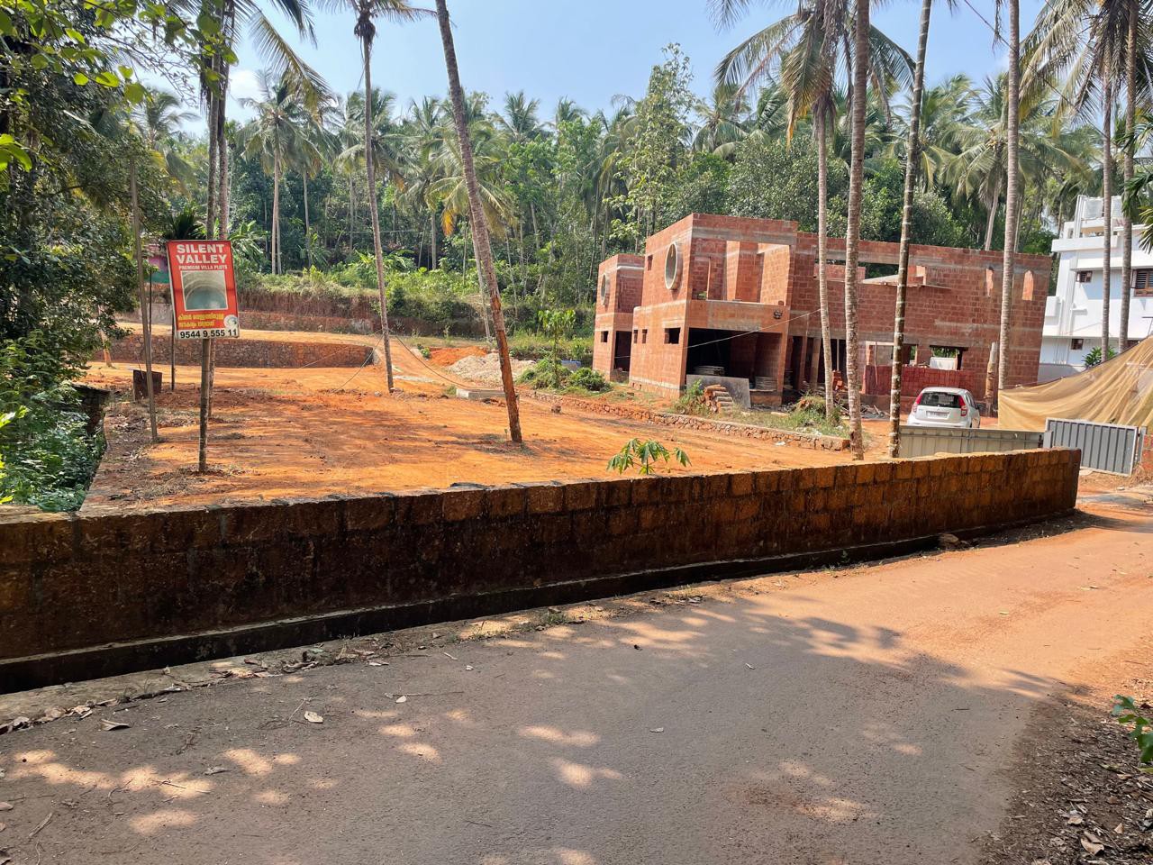 residential plot for sale in kunnamangalam!