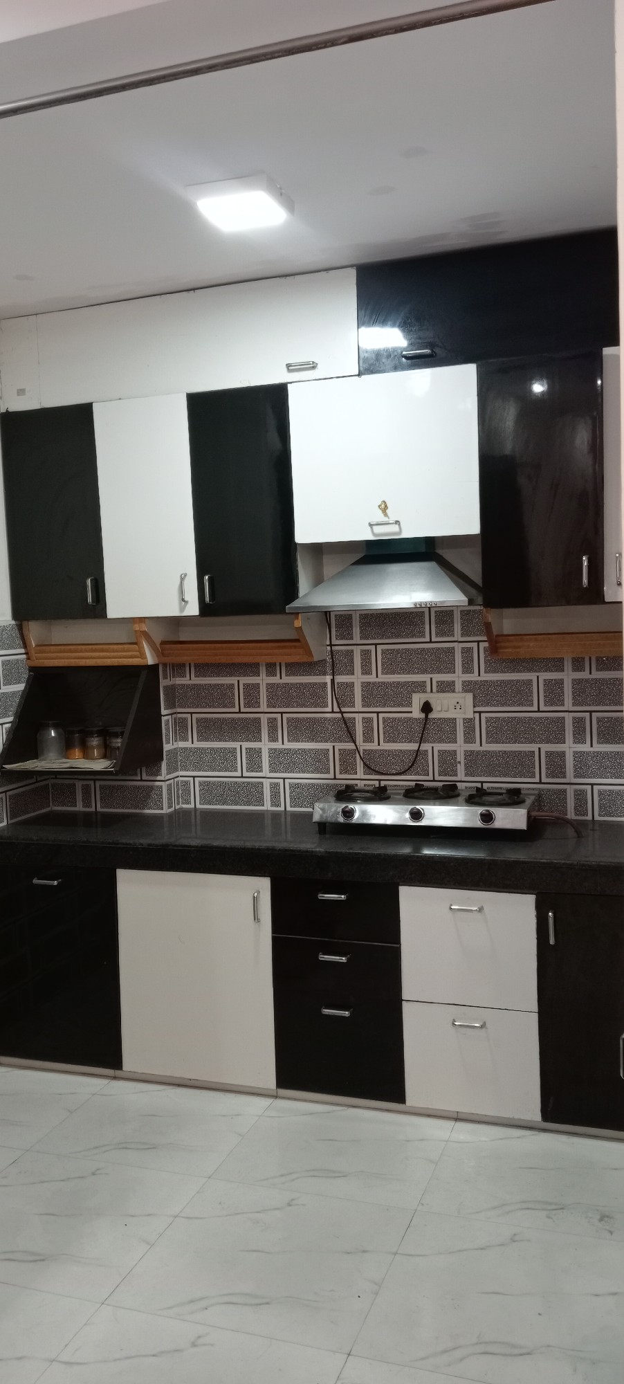 2 BHK fully furnished flat for rent in Noida extension sector 4 Sabari near by Gaur City Mall