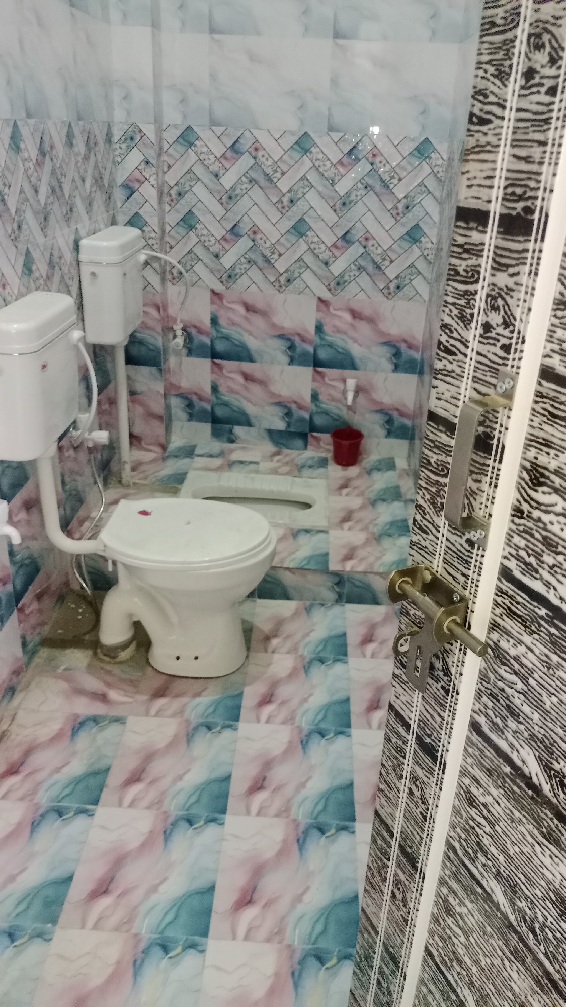 PG for WORKING MALES AND STUDENTS 3