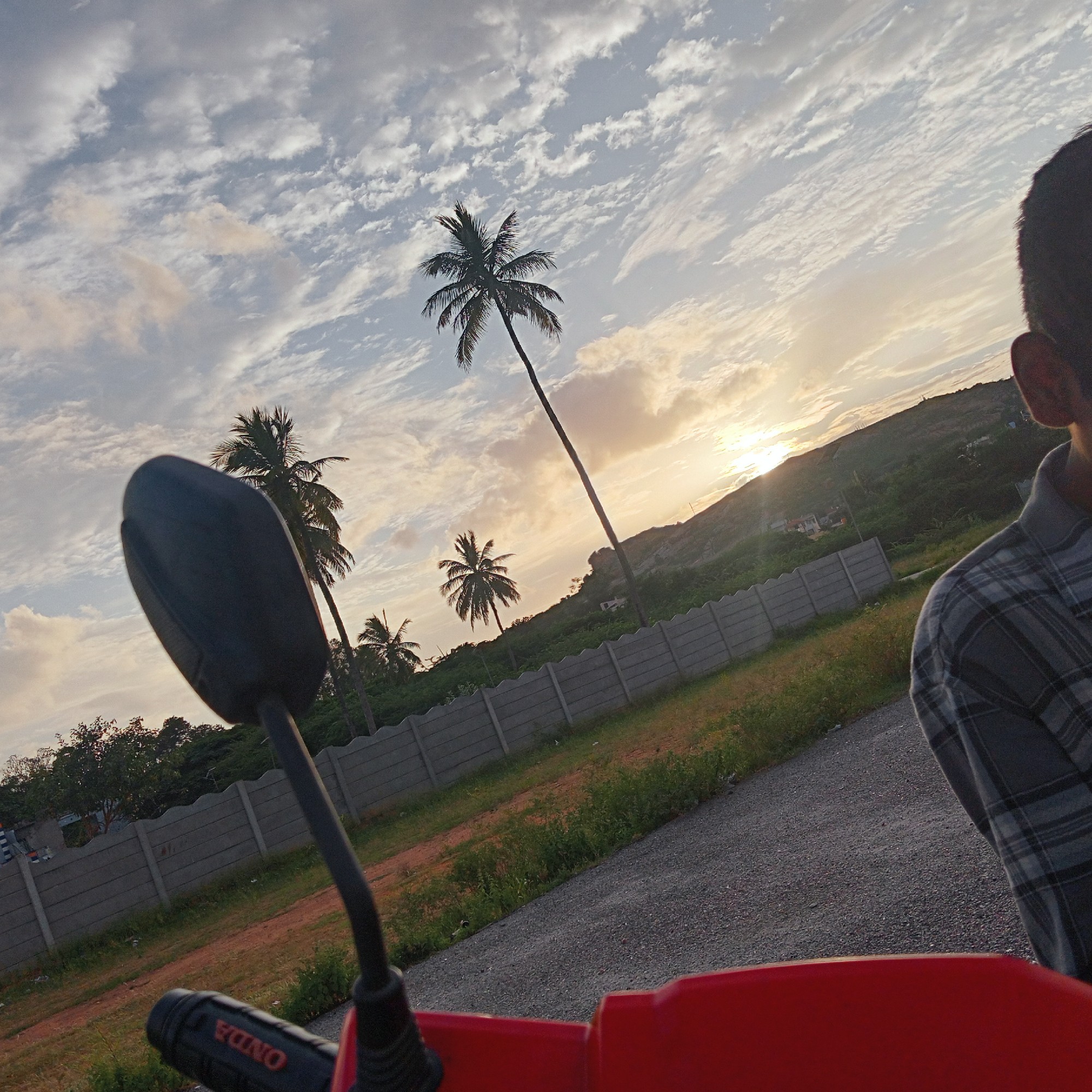 land useful for commercial and farming as it located in kalyandurgam tomato mandi Bypass road.