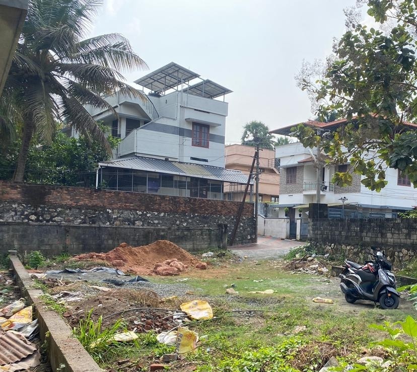 5 cent property near attukal.. 3