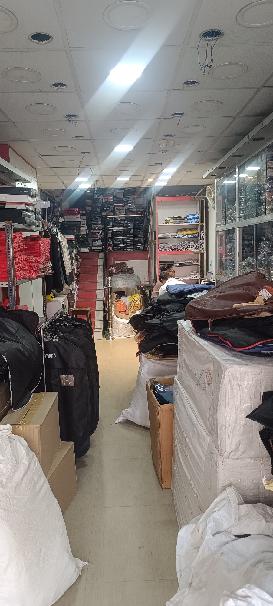 Premium Location shop for rent 1300sqfts 3