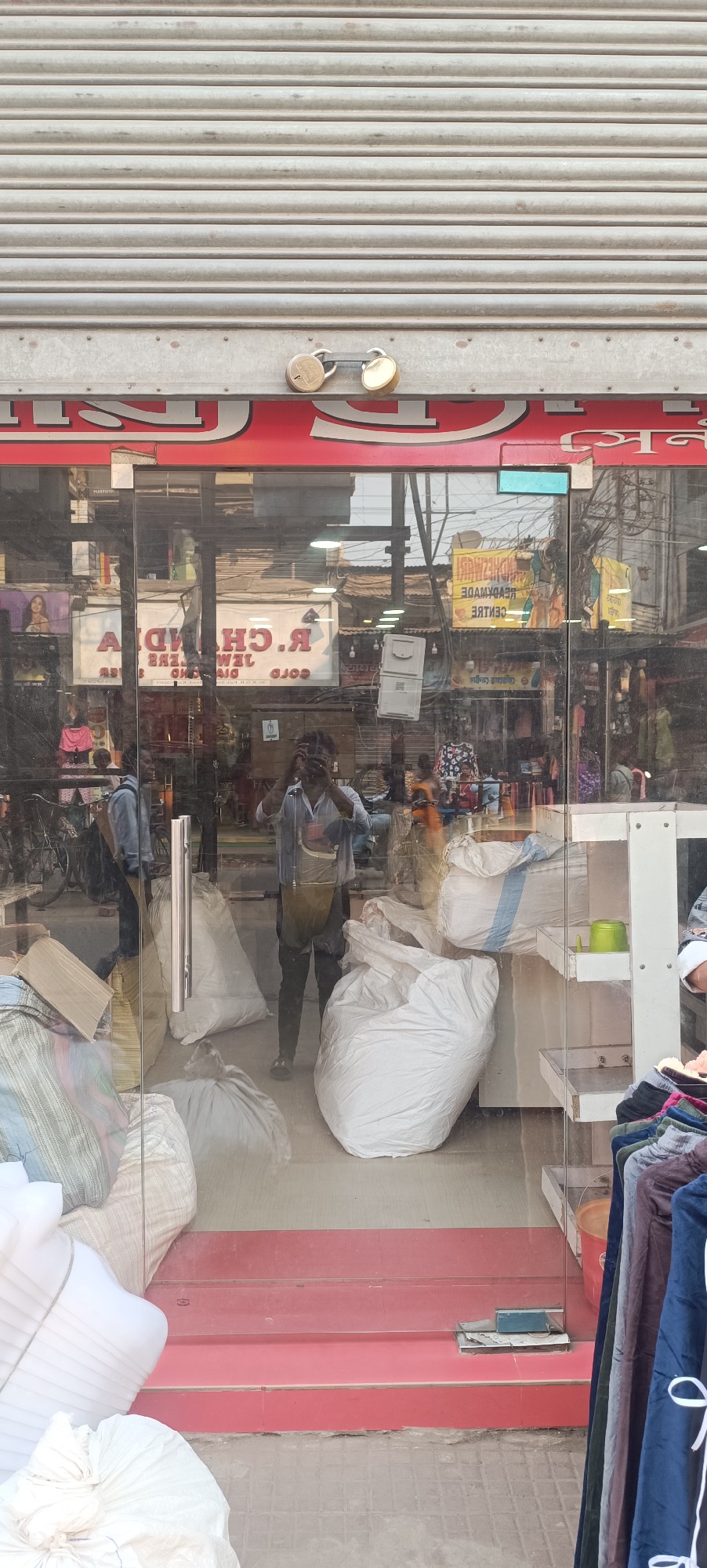 Premium Location shop for rent 1300sqfts 2