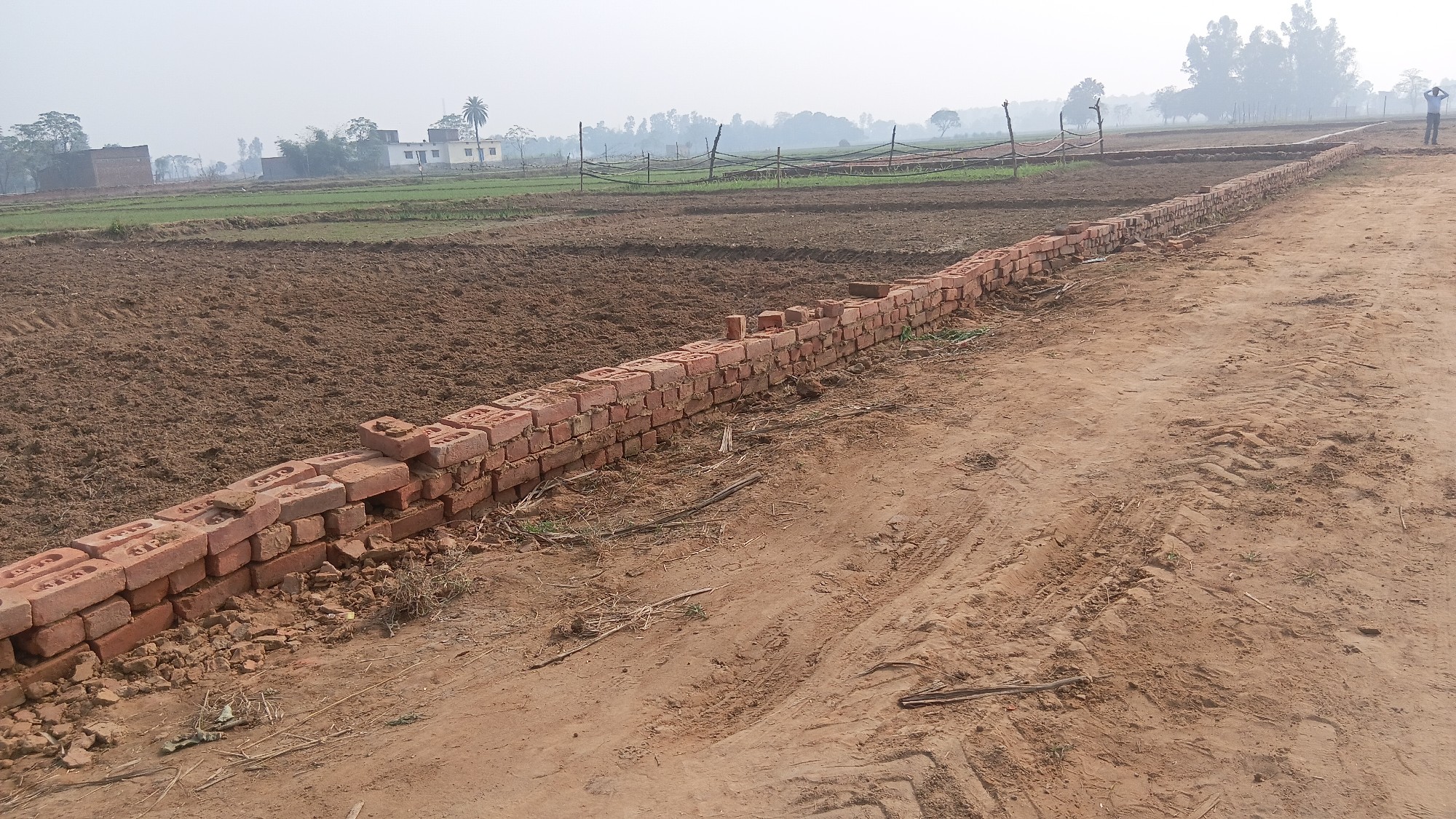 Ramnagar Karjaha Deoria road se 1 km ki duri par awasiya plot 3