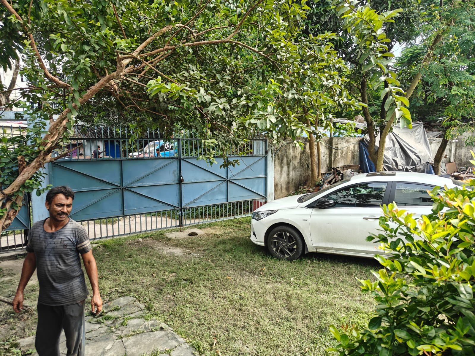 commercial land on rent