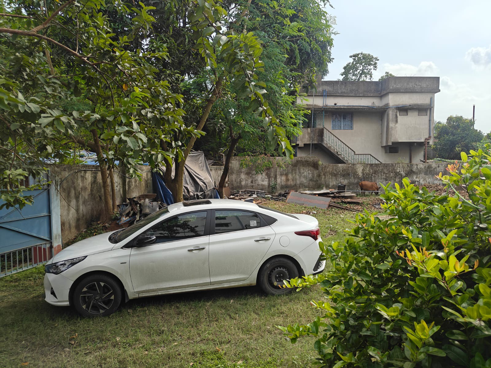 commercial land on rent 3