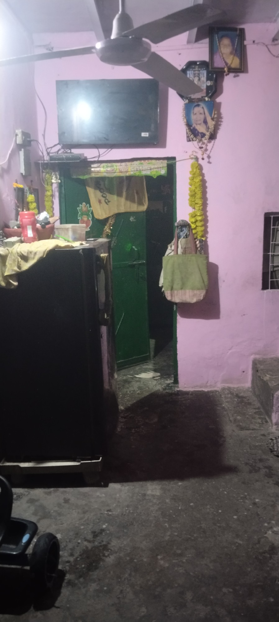 30 Gajj kaa Makaan in Delhi 2