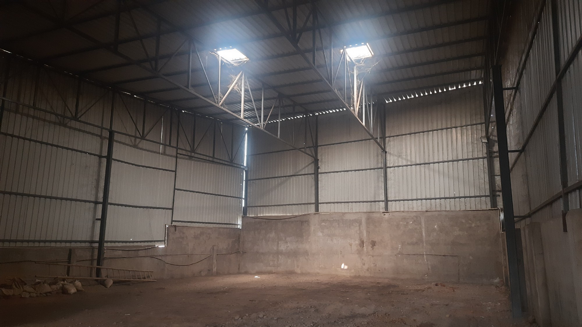 main road warehouse for rent 2