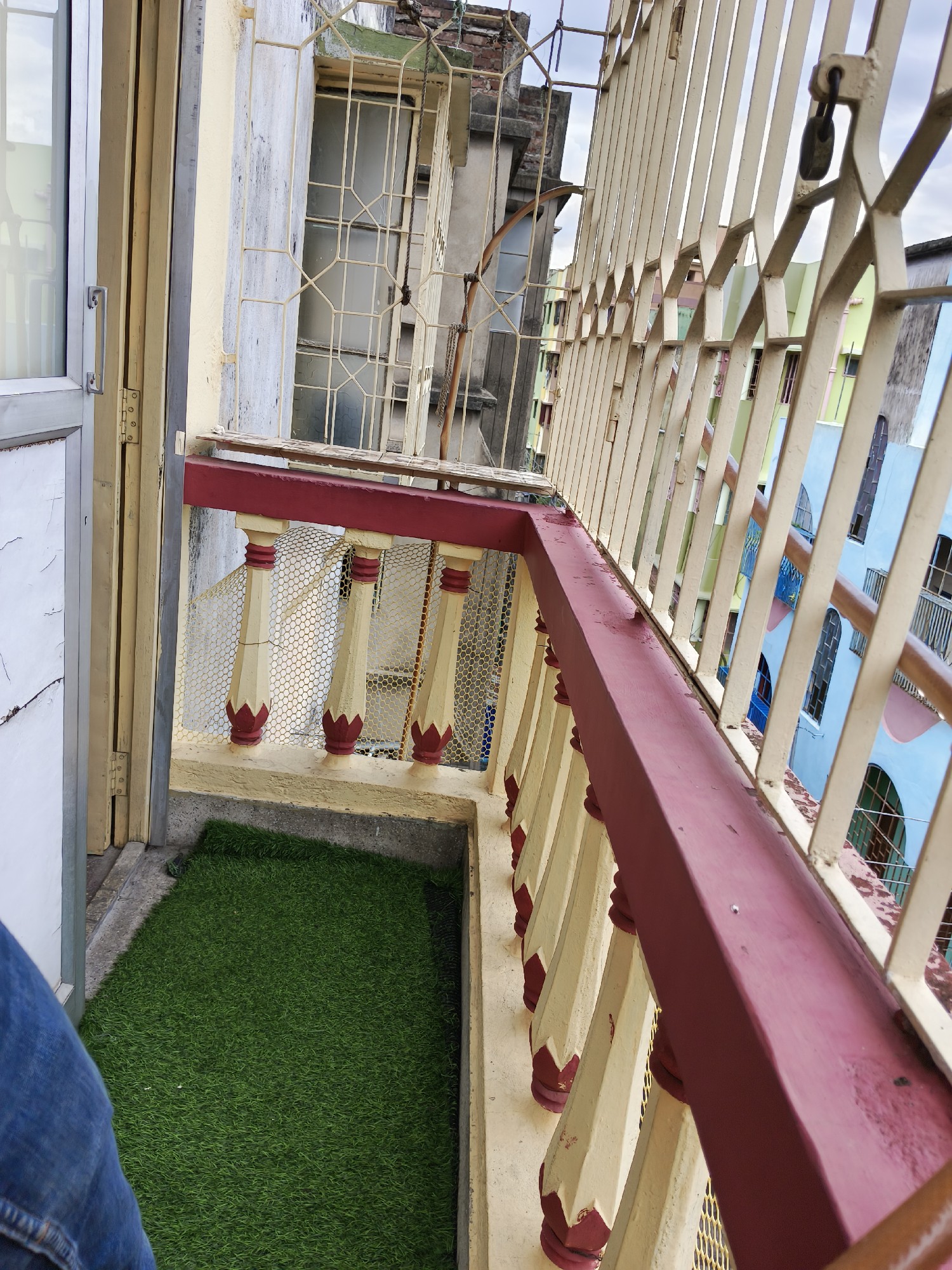 Cheapest 1BhK fully furnished for Bachelors, Couples, Students 2