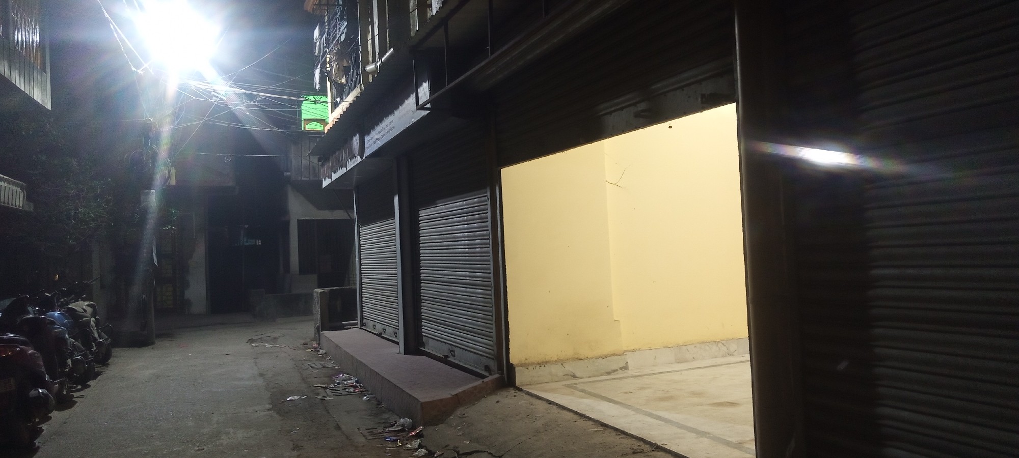 Shop and Showroom is in rent with affordable price 2