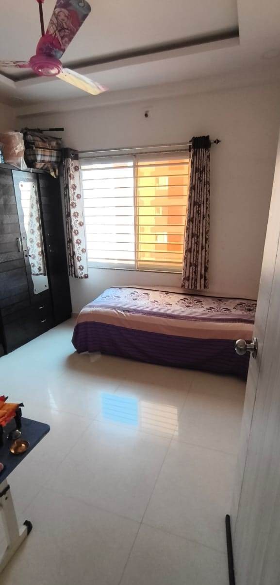2 BHK Semi Furnished Flat available for Sale in Atladra Direct owner 2