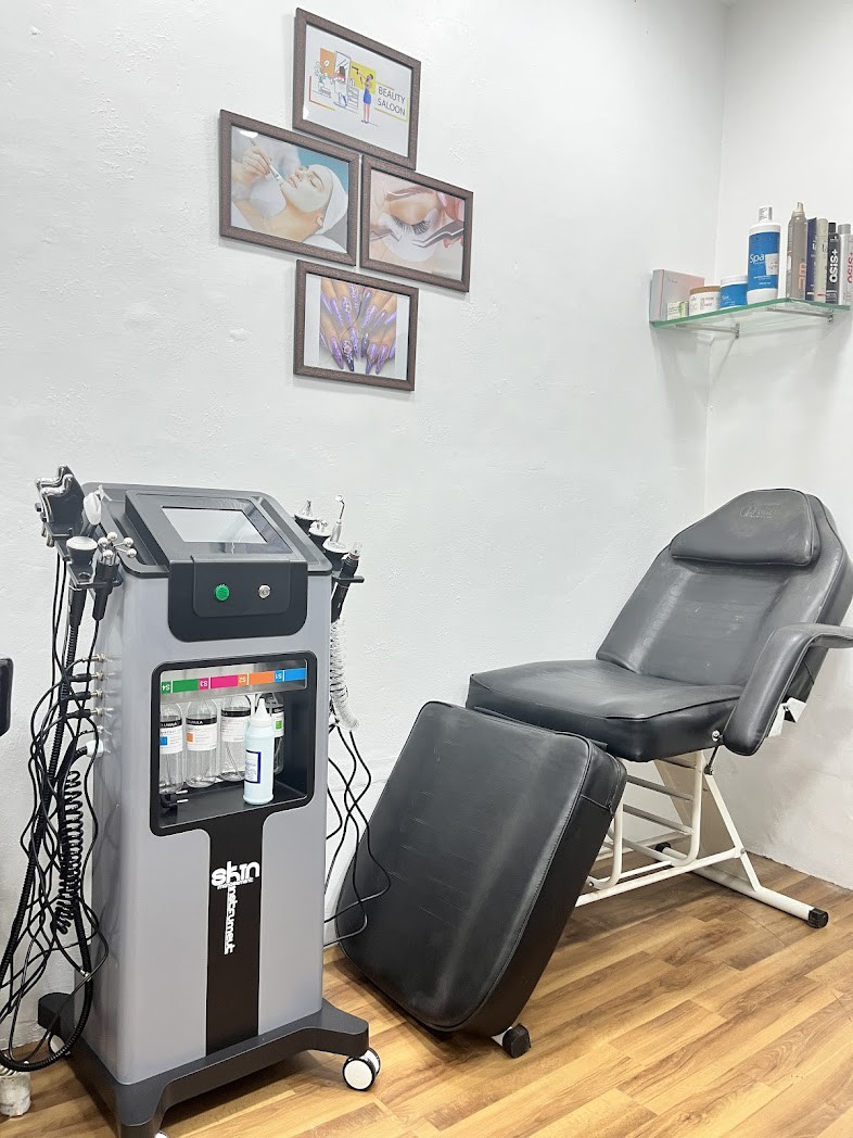 Dental clinic,women's beauty parlour , men's salon , medical shop, small office, godown use, maligai 2