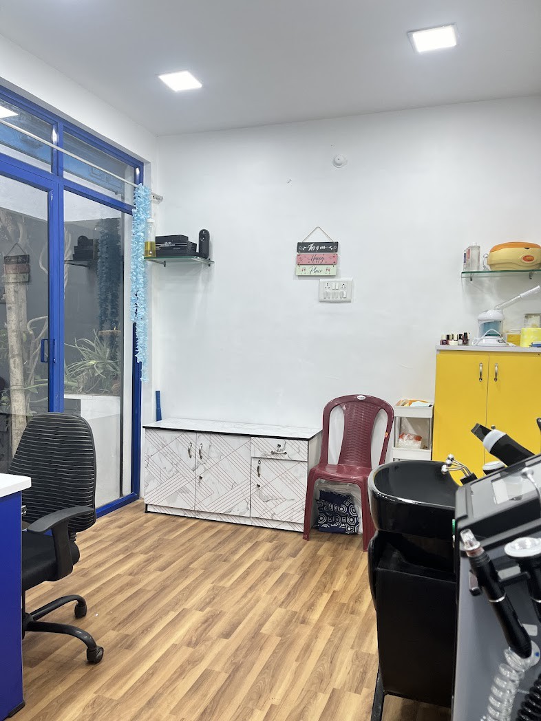 Dental clinic,women's beauty parlour , men's salon , medical shop, small office, godown use, maligai 3