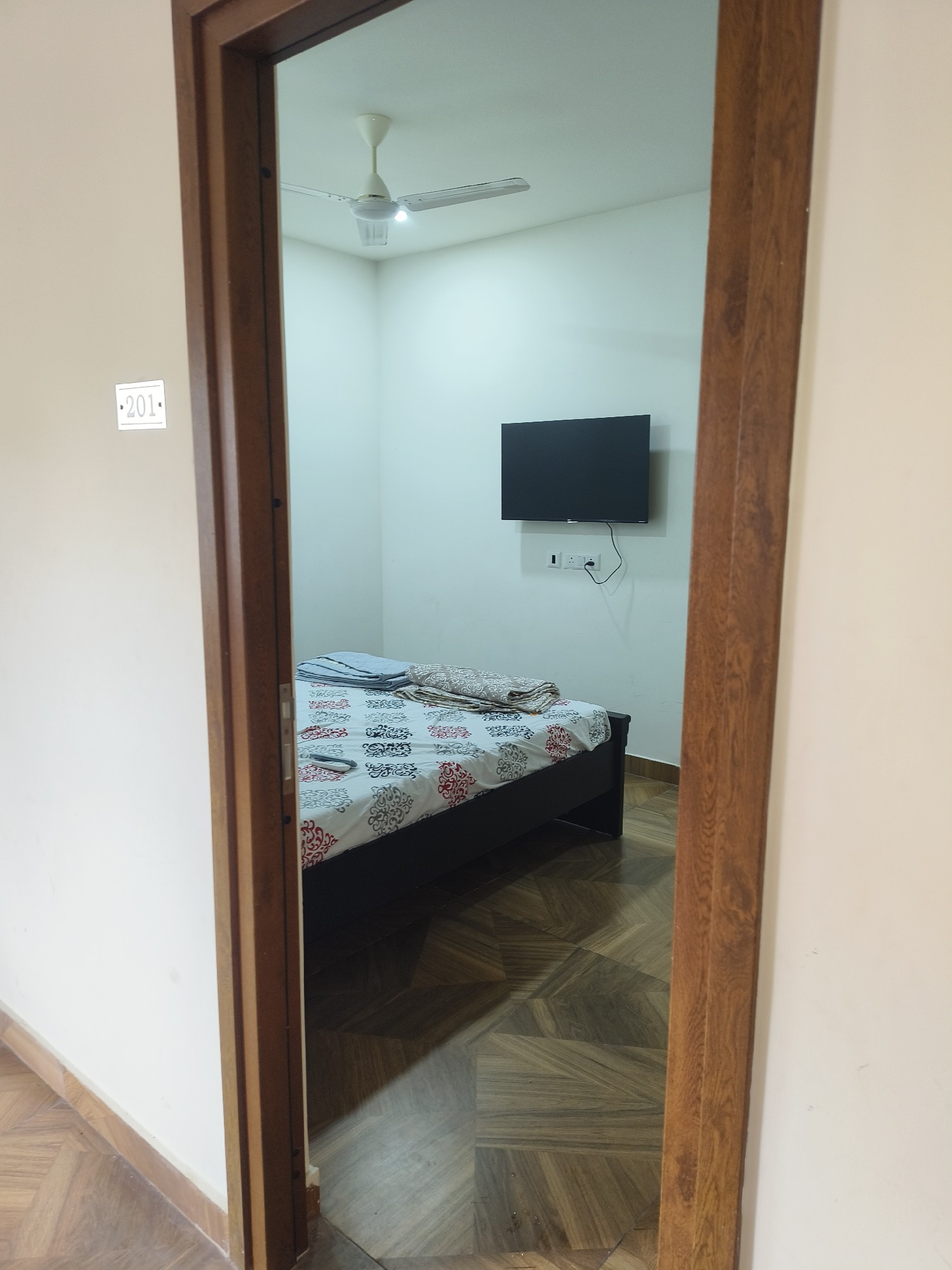 2250 sft 3bhk flat for sale with furniture at Bharathi Nagar