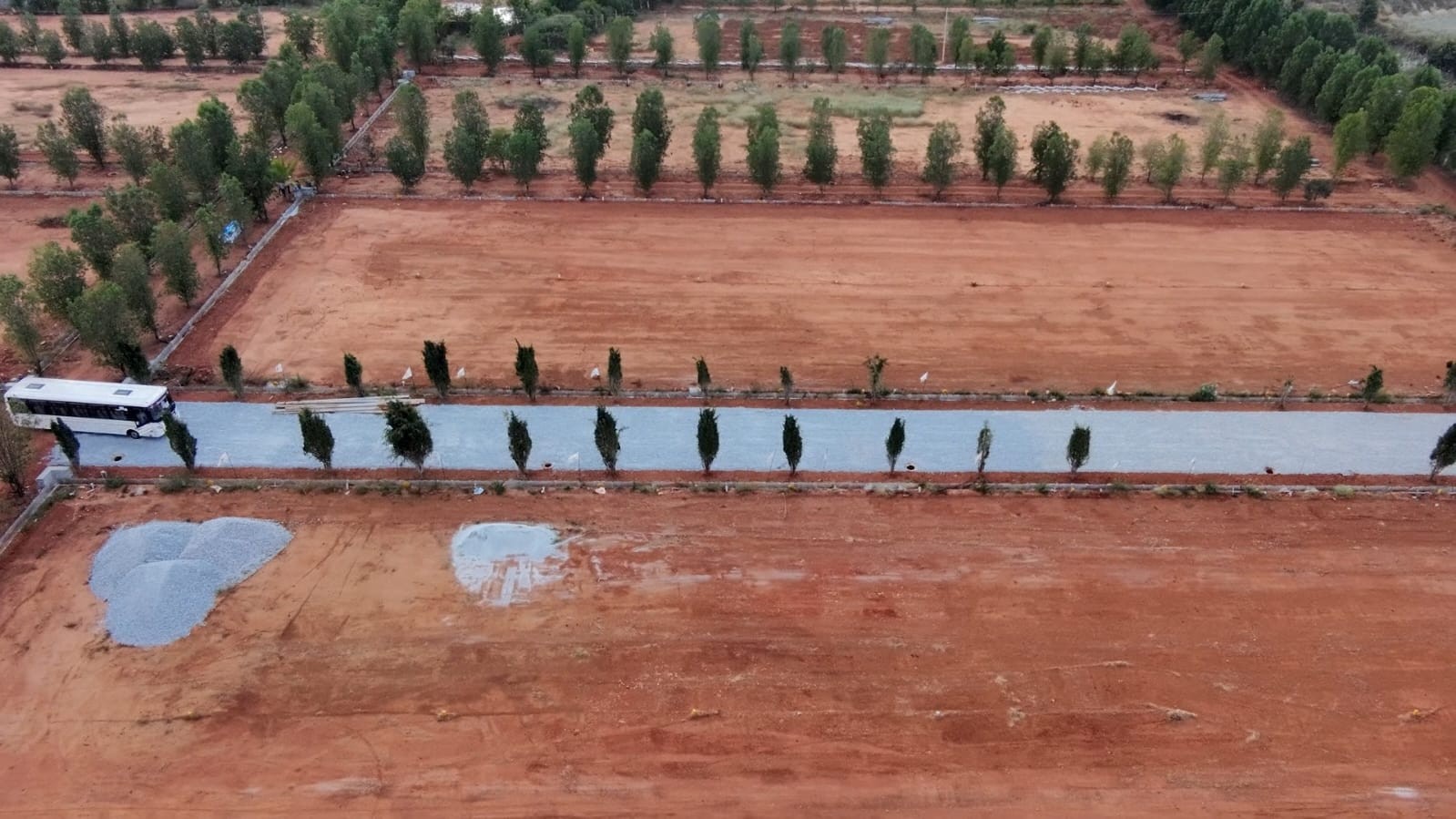 DC CONVERTED 40*60 PLOTS @899/SQFT 2