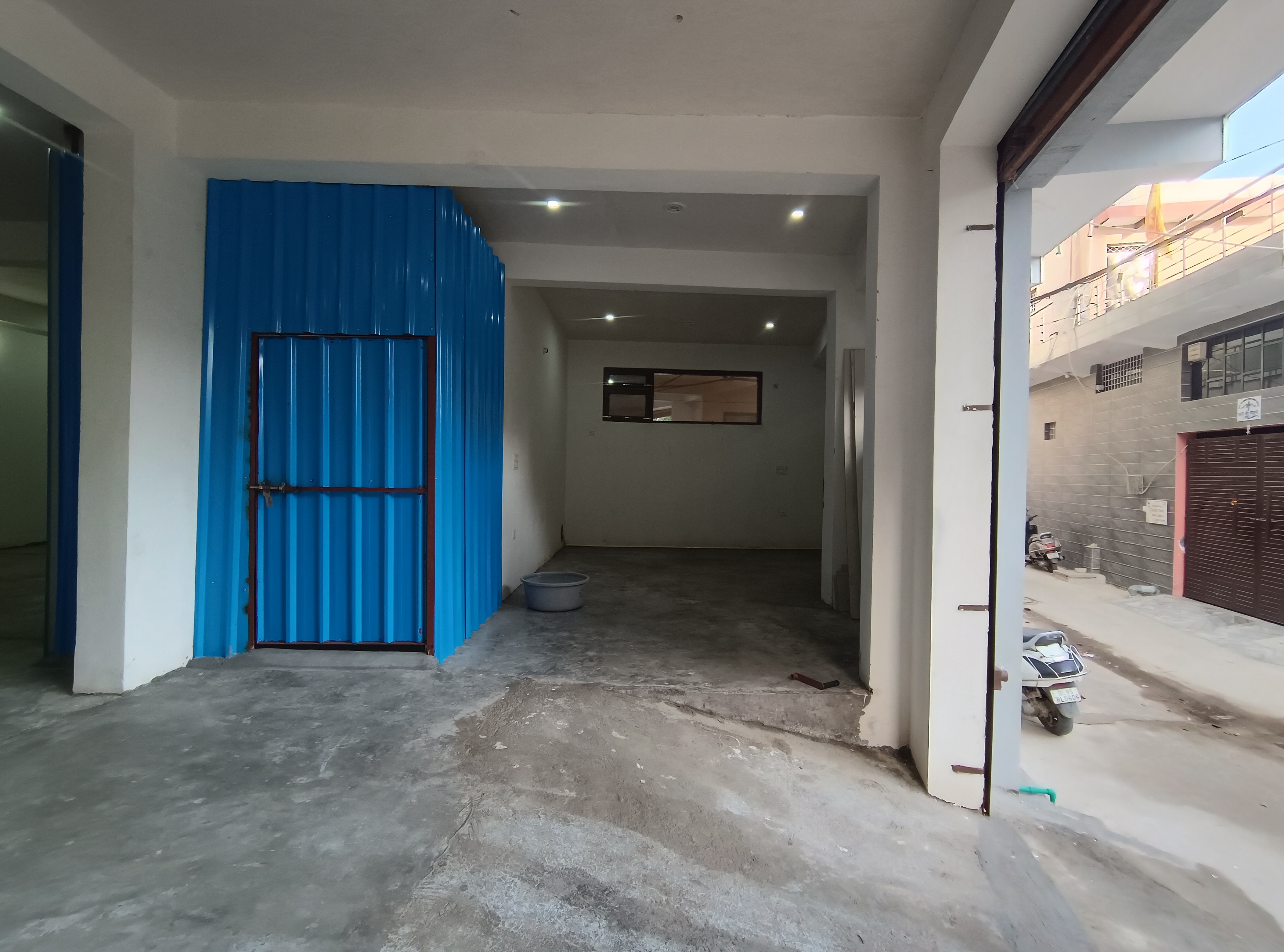 godown like a mini storage 3