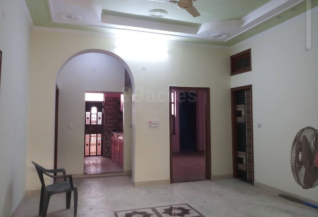 4 plus BHK First Floor Available For Rent 3