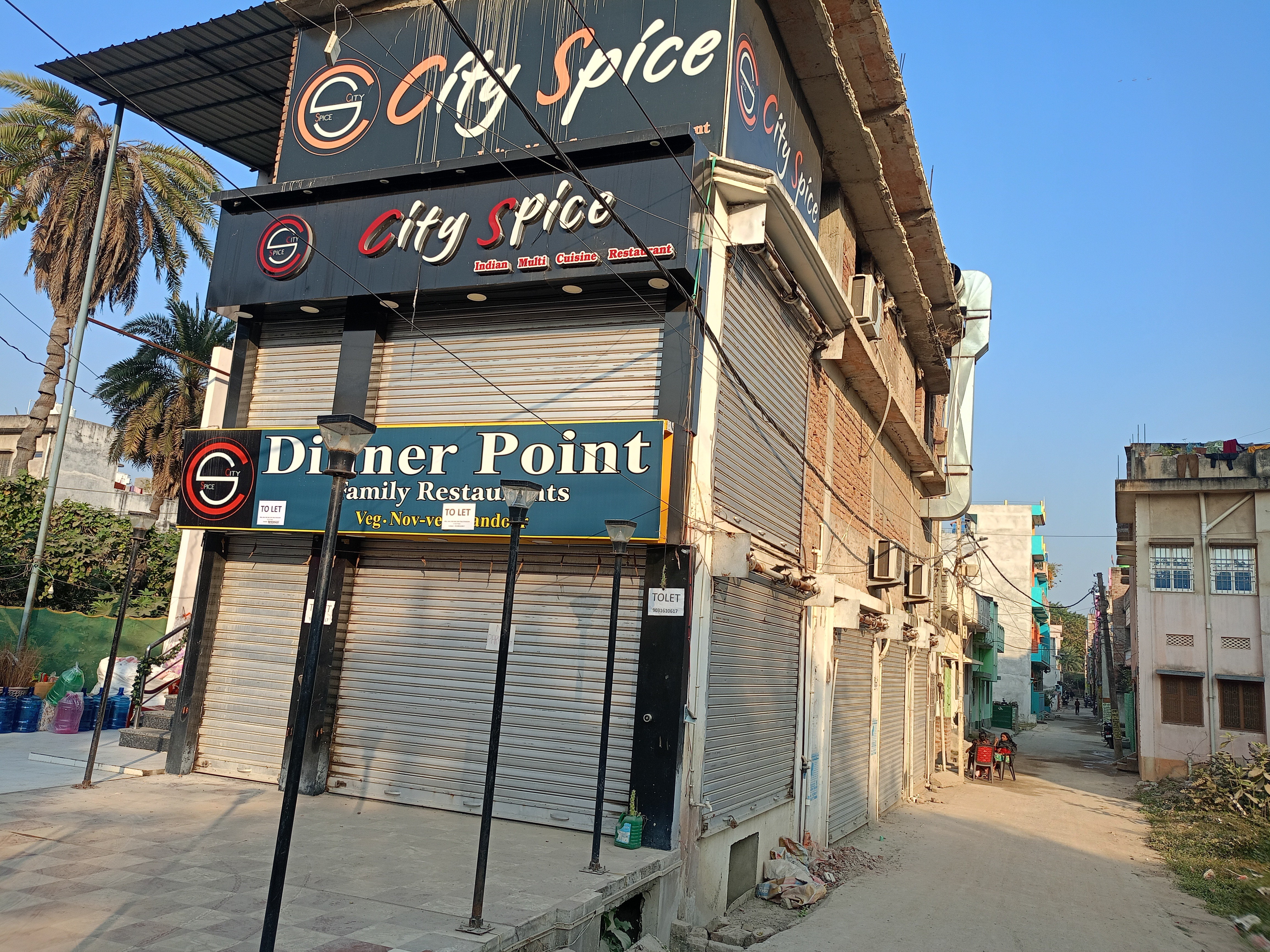 TO LET for office, shops, showroom, restaurant etc 2