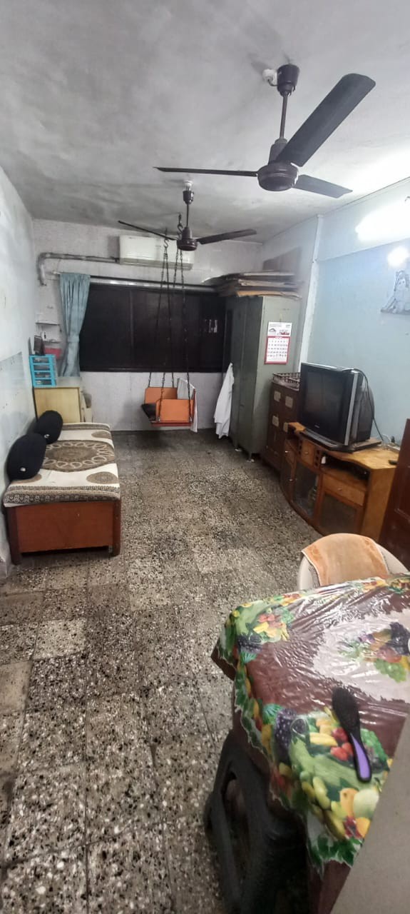 1bhk semi furnished apt in a nice society 2