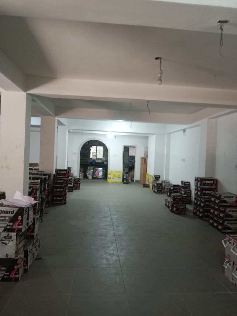 1800sq ft commercial space Available 3