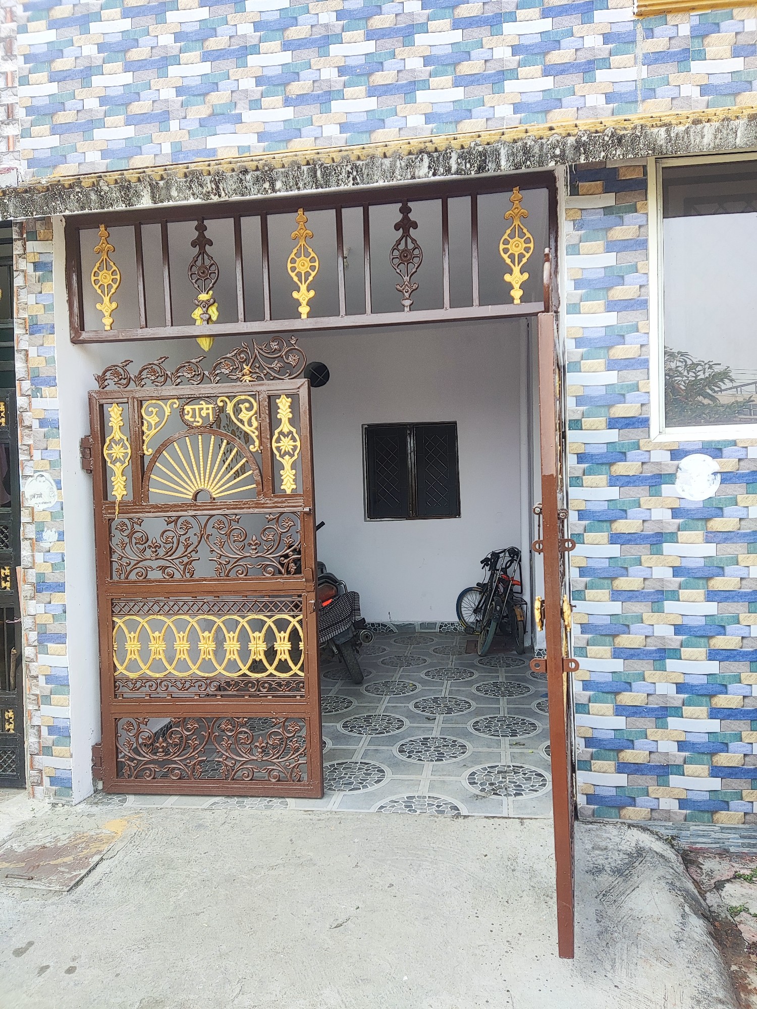 2BHK house for rent covered campus