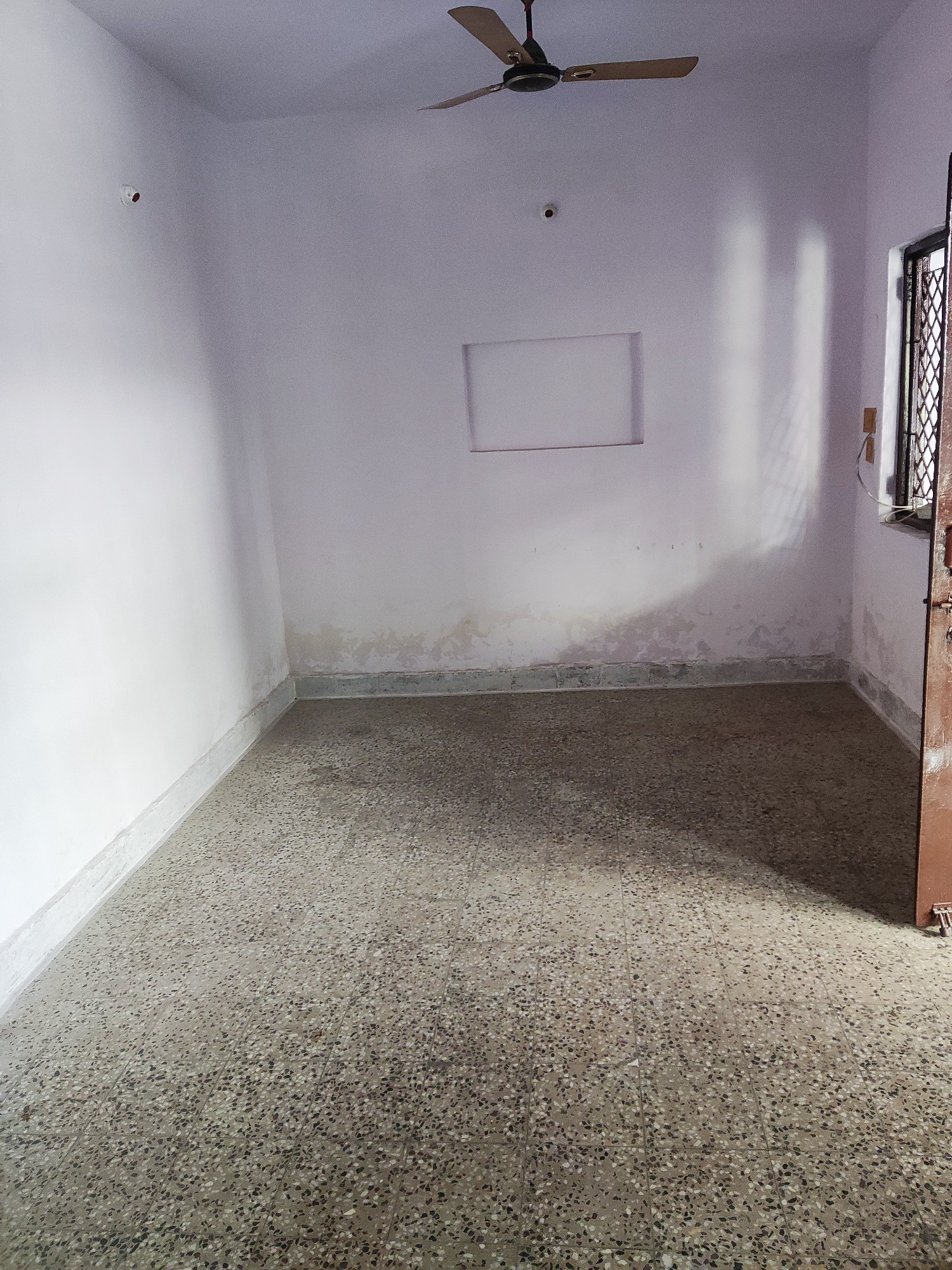 2BHK house for rent covered campus 2