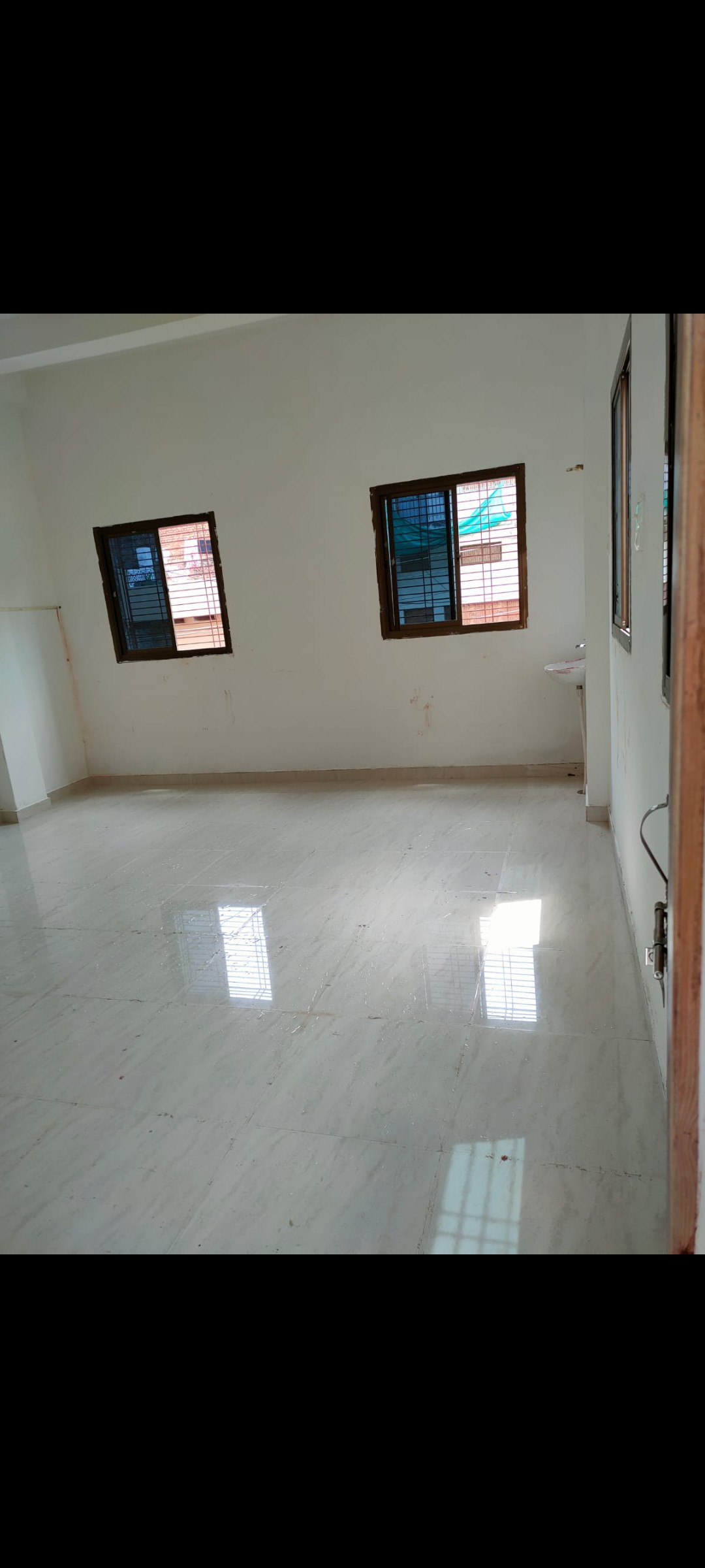 Medical Hub, 350 Square Feet, Road Facing Shop