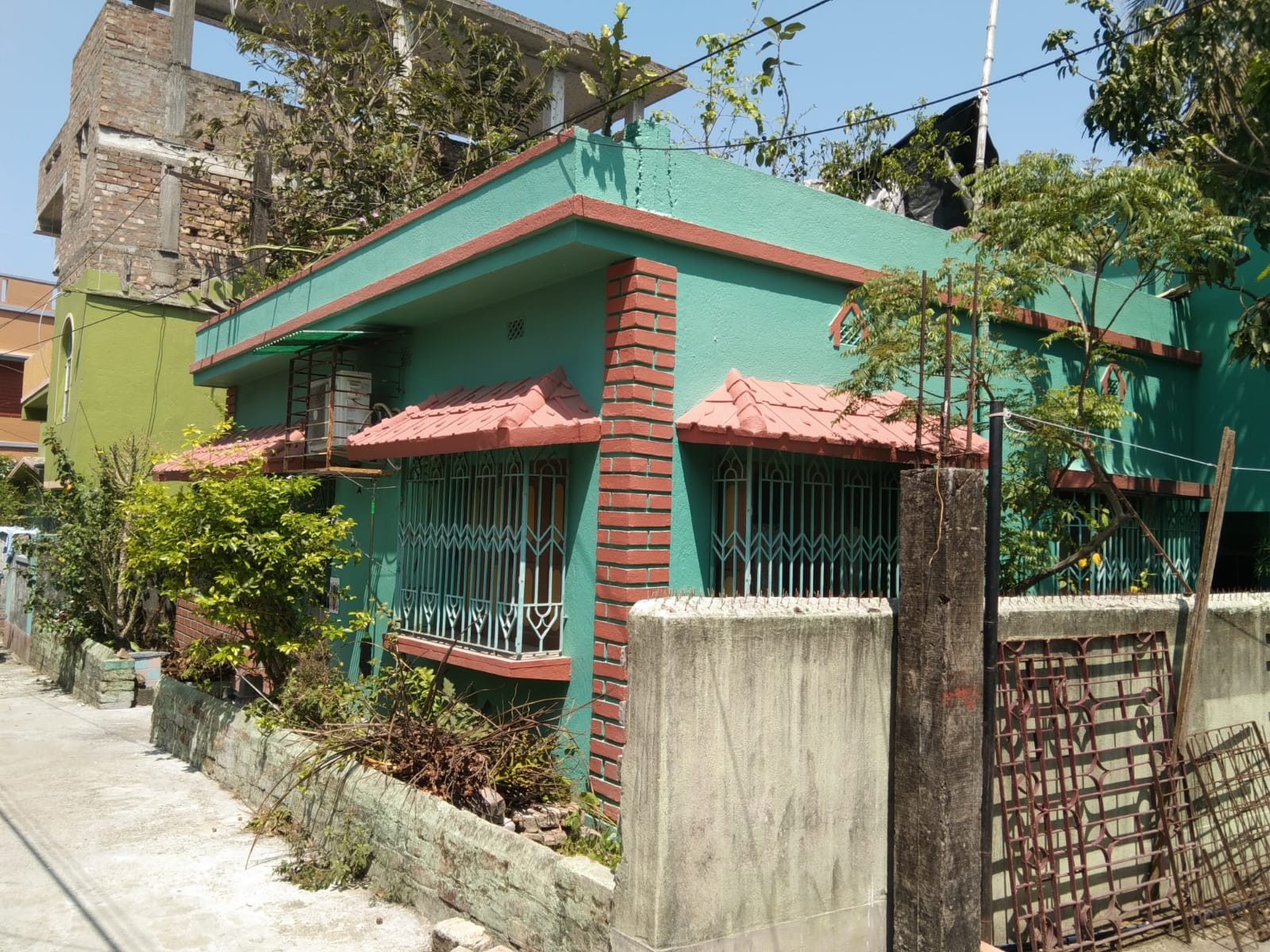 sonarpur baidyapara te 2kattah jomir opor bari somet jomi available